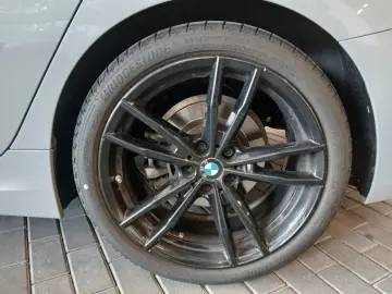 320 d xDrive Limousine*M Sport*Schiebed.*Keyless