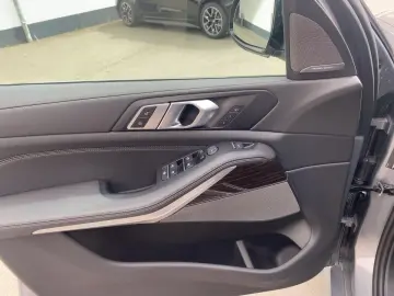 X5 xDrive30d SpurAss ACC PanoSD LED ///M-Sport