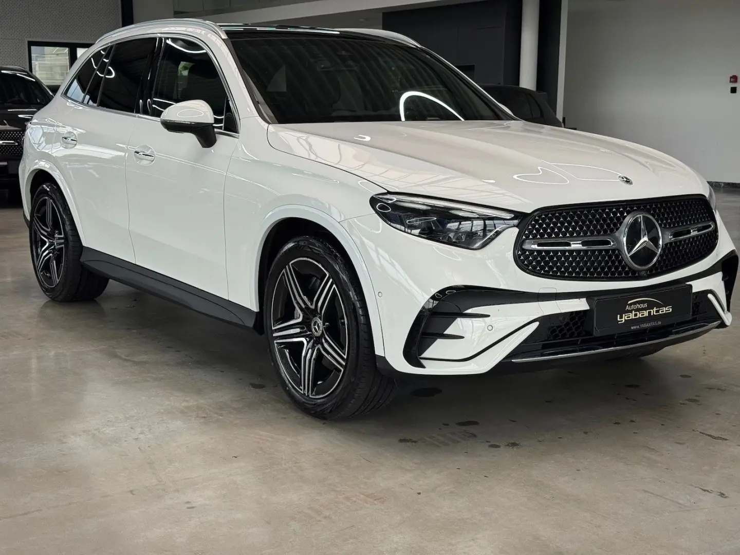 GLC 300 4M AMG-LINE Keyless 360Gr. Pano. AHK Hea