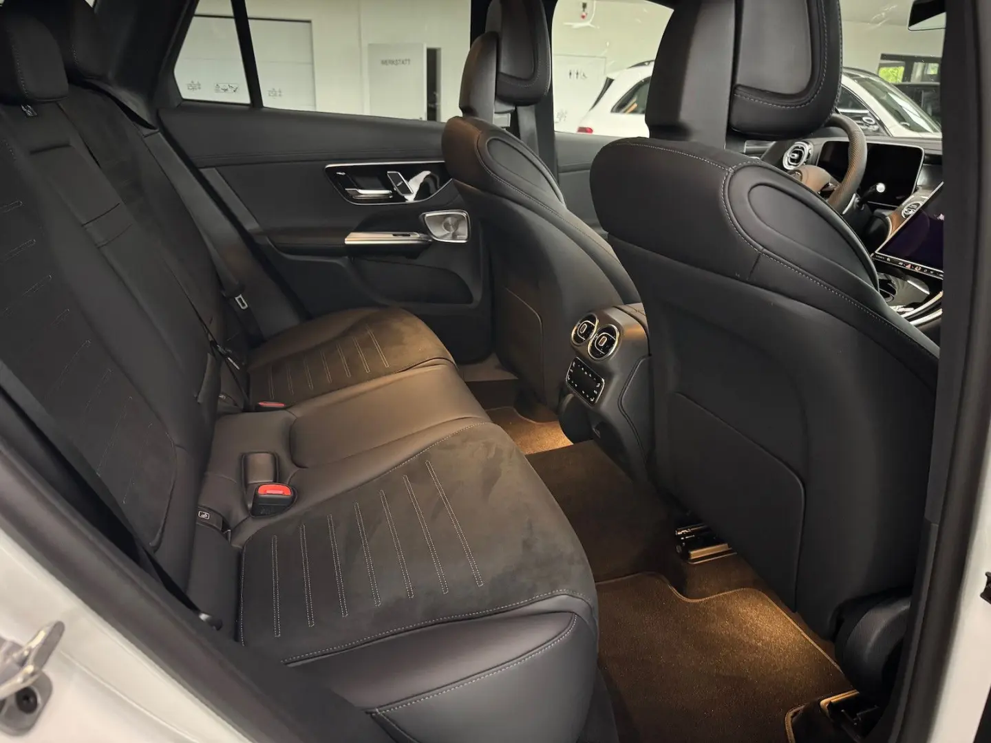 GLC 300 4M AMG-LINE Keyless 360Gr. Pano. AHK Hea