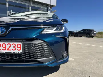Toyota Corolla Sedan Hybrid 1.8 Business