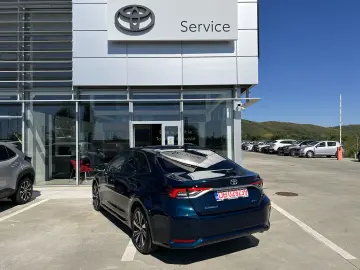Toyota Corolla Sedan Hybrid 1.8 Business