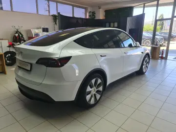Tesla Model Y Rear drive
