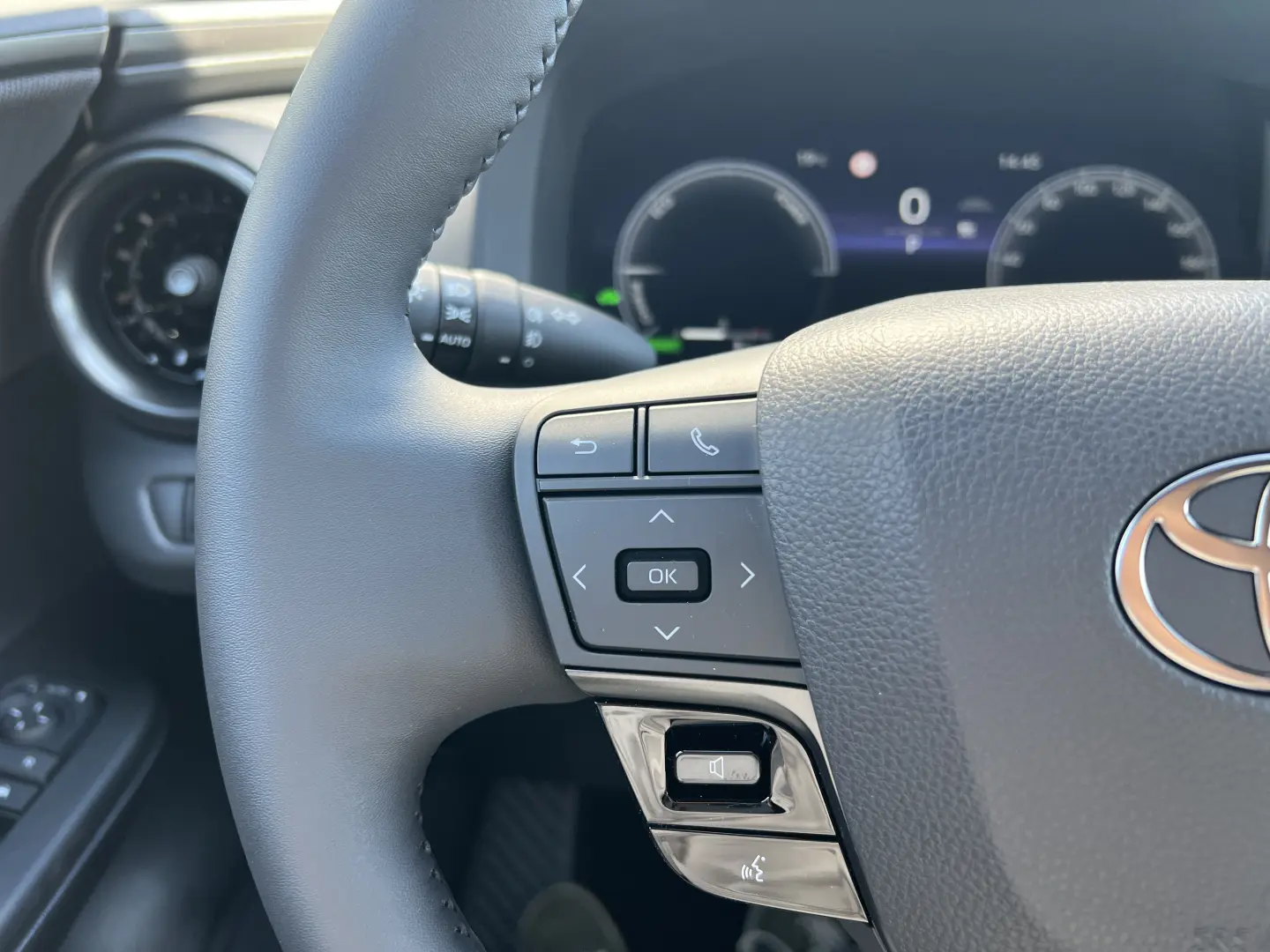 Toyota Corolla Cross Hybrid 1.8 140 CP CVT LED Navi ACC 2025