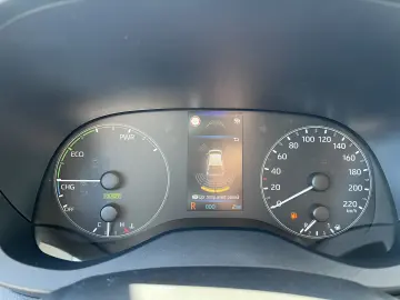 Toyota Yaris Hybrid 1.5 116 CP – 2025 – Automat CVT