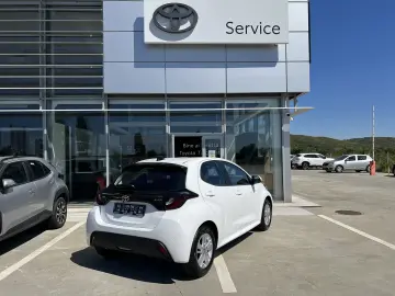 Toyota Yaris Hybrid 1.5 116 CP – 2025 – Automat CVT