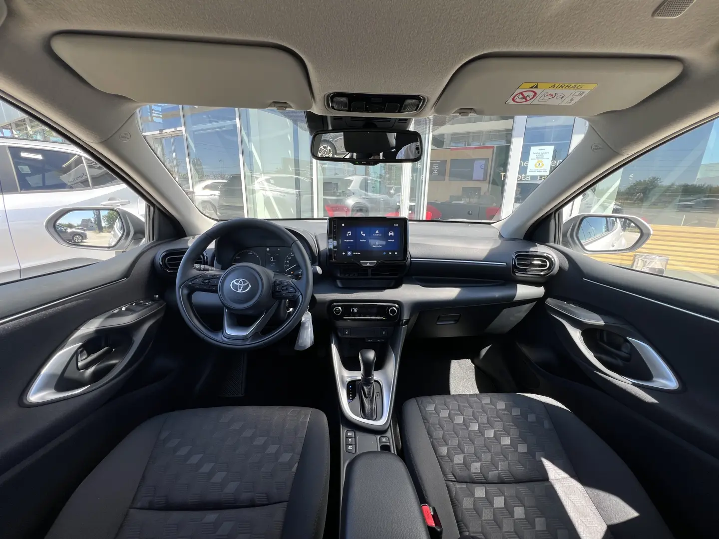 Toyota Yaris Hybrid 1.5 116 CP – 2025 – Automat CVT