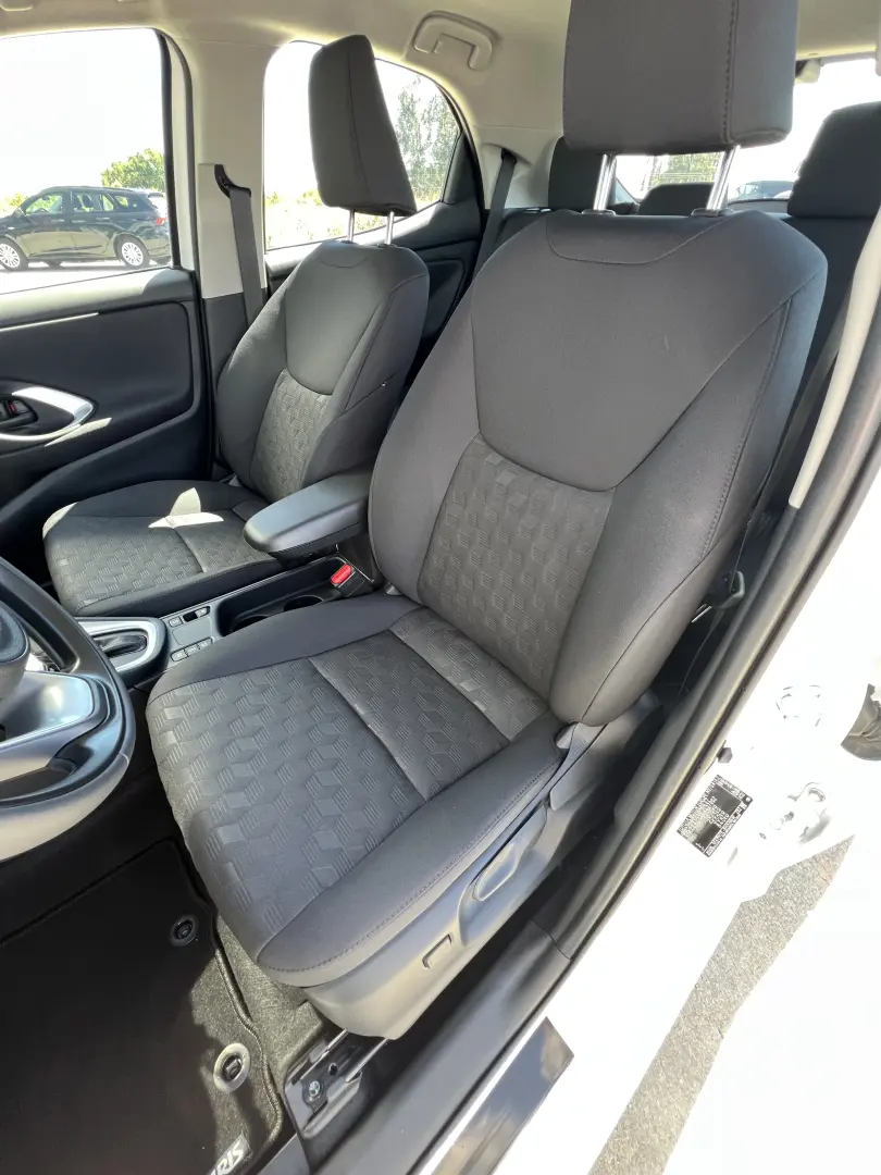 Toyota Yaris Hybrid 1.5 116 CP – 2025 – Automat CVT