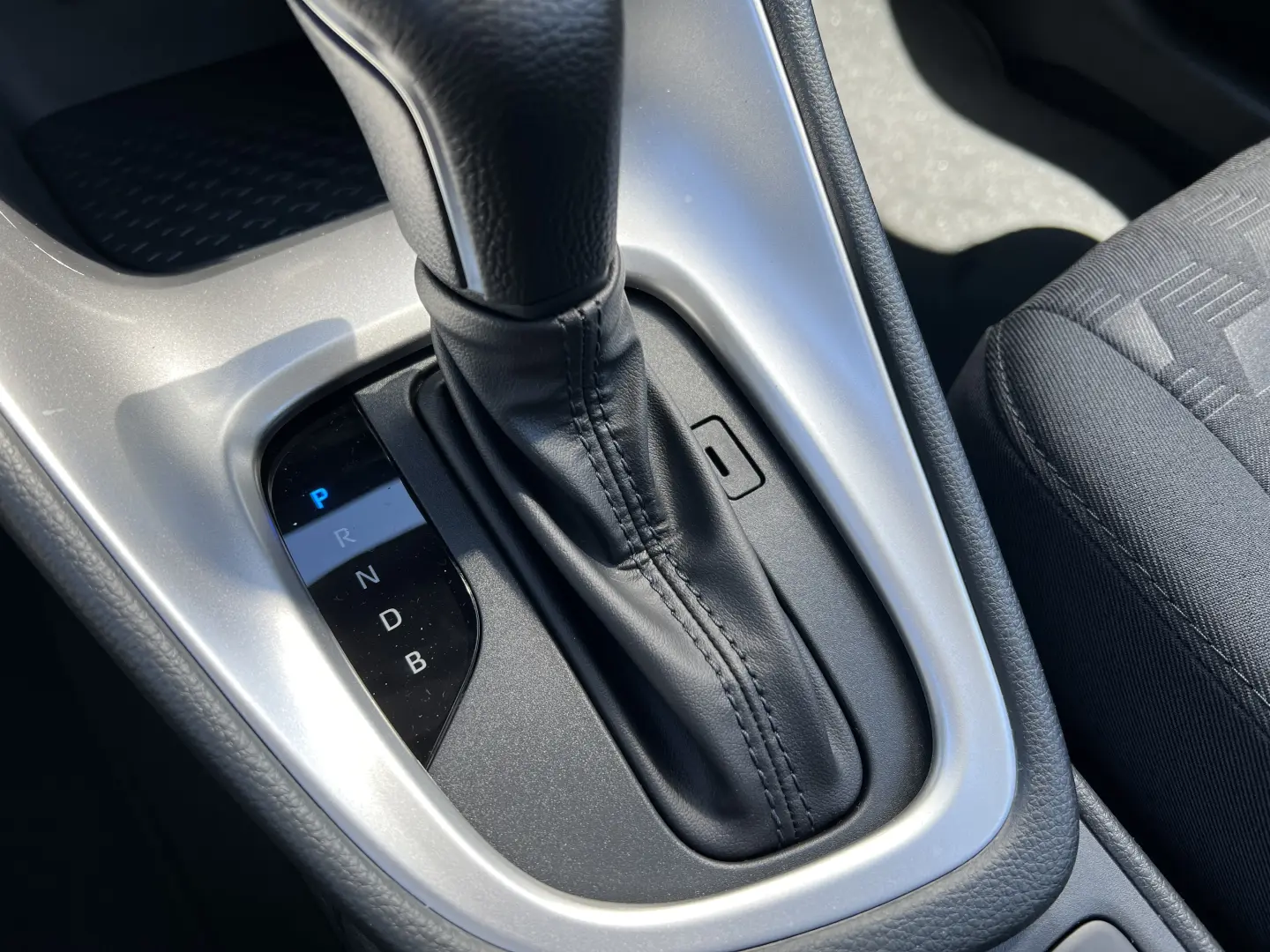 Toyota Yaris Hybrid 1.5 116 CP – 2025 – Automat CVT