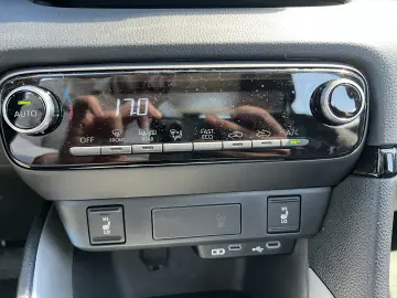 Toyota Yaris Hybrid 1.5 116 CP – 2025 – Automat CVT