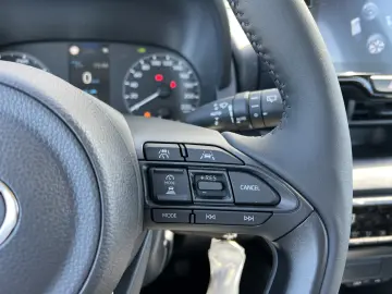 Toyota Yaris Hybrid 1.5 116 CP – 2025 – Automat CVT