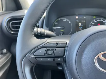 Toyota Yaris Hybrid 1.5 116 CP – 2025 – Automat CVT