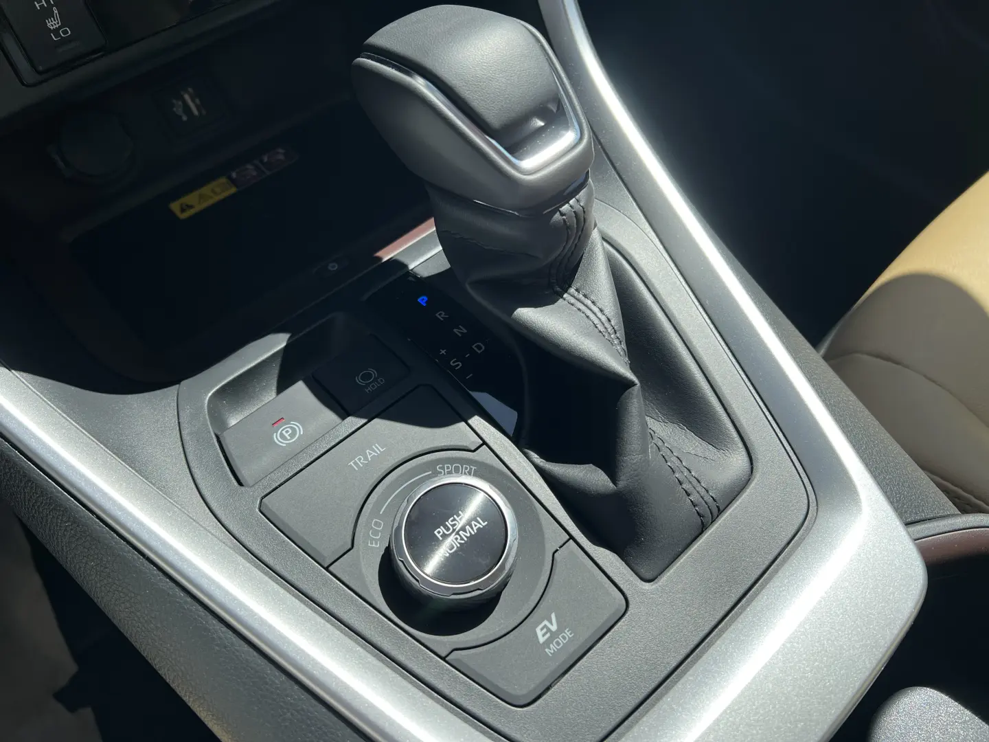 Toyota RAV4 2.5 Hybrid 222 CP E-CVT