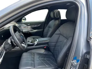 BMW 750 e xDrive M Sport Pro 21