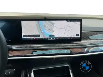BMW 750 e xDrive M Sport Pro 21