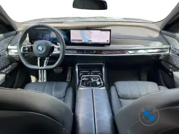 BMW 750 e xDrive M Sport Pro 21