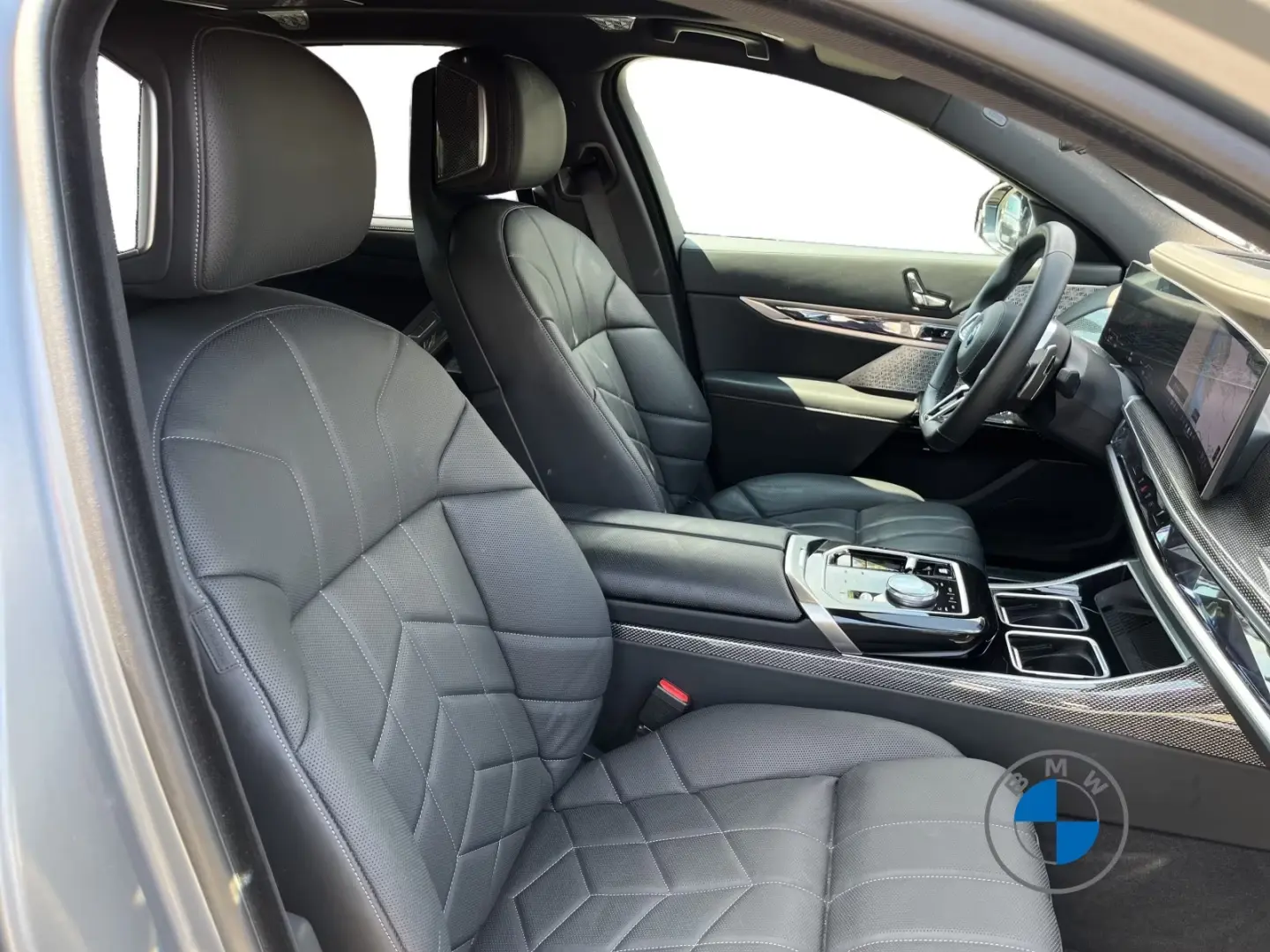 BMW 750 e xDrive M Sport Pro 21