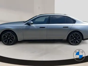 BMW 750 e xDrive M Sport Pro 21