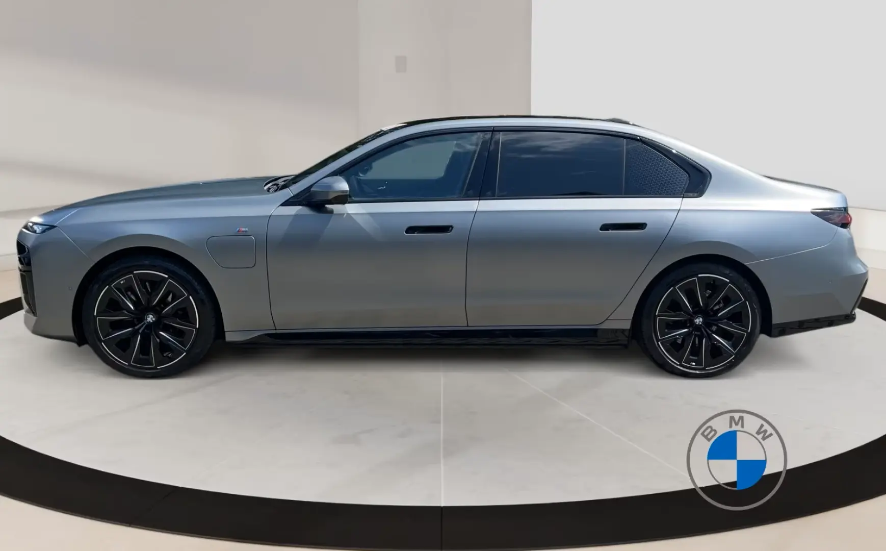 BMW 750 e xDrive M Sport Pro 21