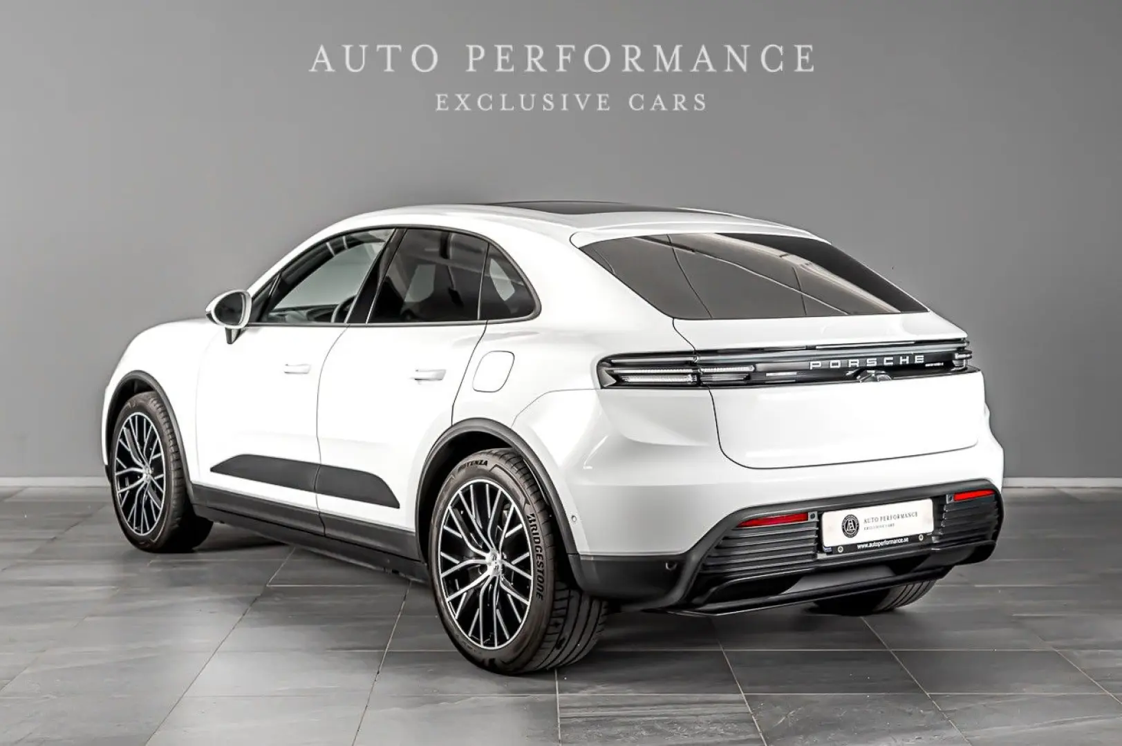 Macan 4 Electric Towbar *NET-EXPORT* €65.500
