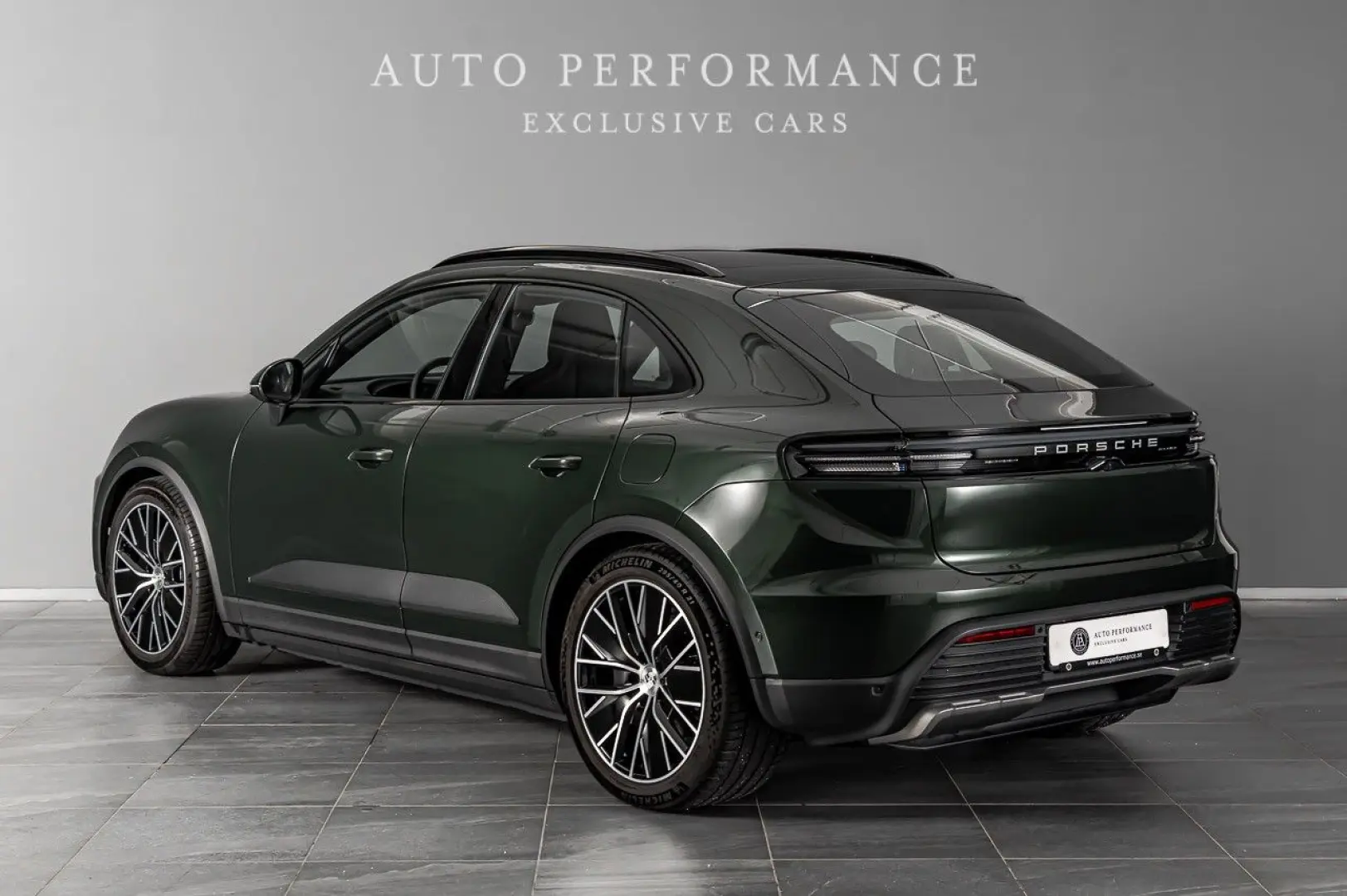 Macan Electric Towbar *NET-EXPORT* €70.600