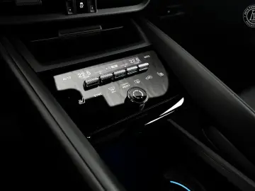 Macan Electric Towbar *NET-EXPORT* €70.600