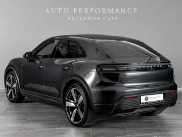 Macan Electric Bose 340hp *NET-EXPORT* €69.900