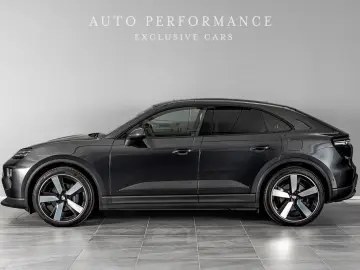 Macan Electric Bose 340hp *NET-EXPORT* €69.900