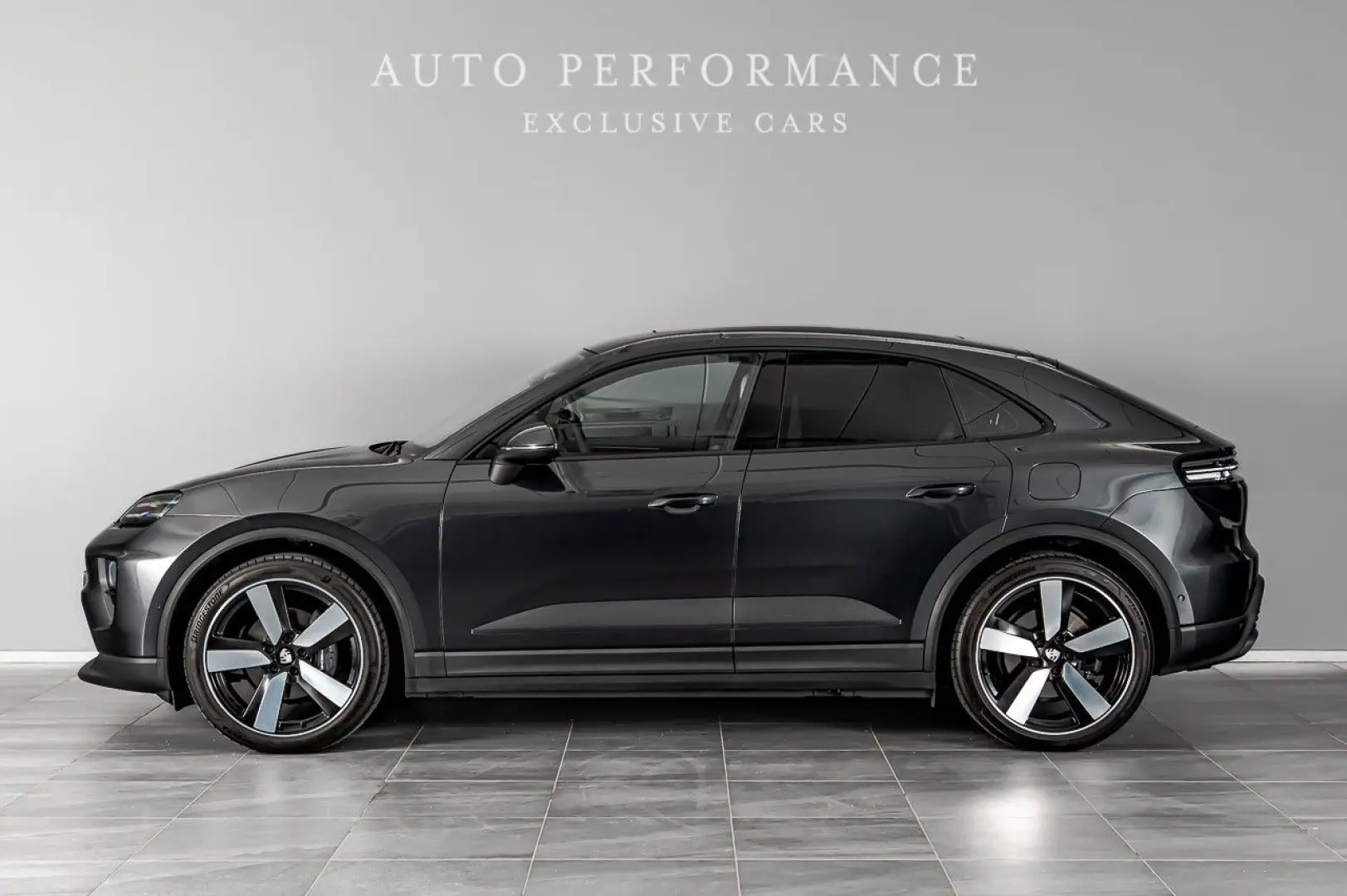 Macan Electric Bose 340hp *NET-EXPORT* €69.900
