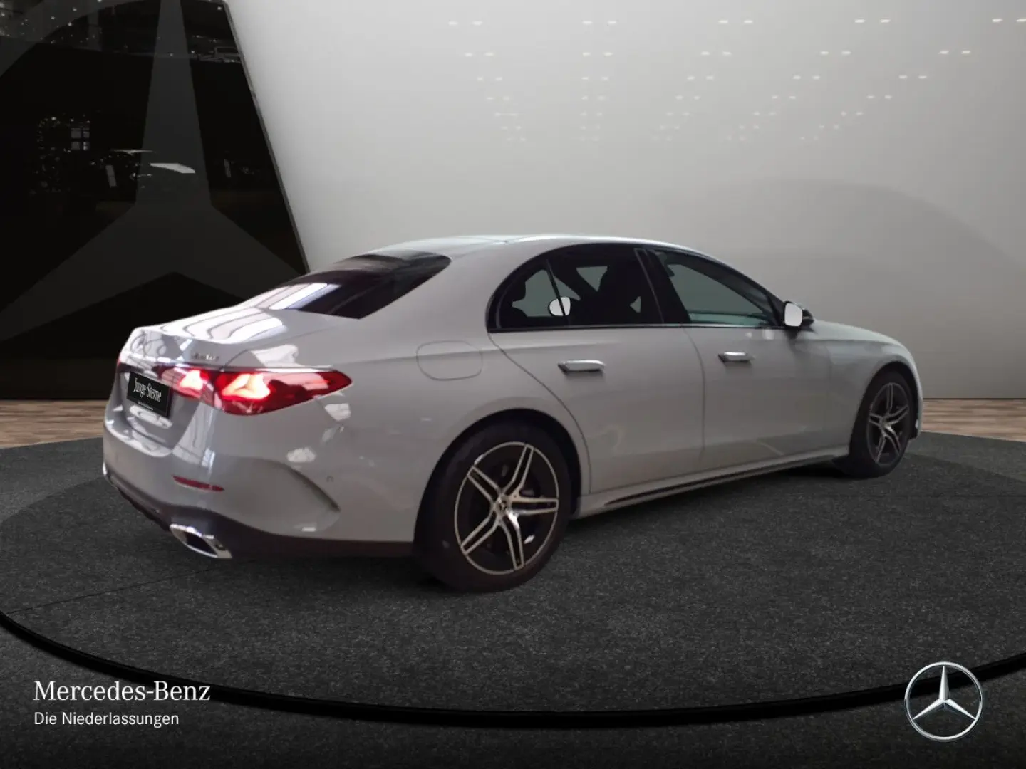 E 300 de 4M AMG Prem+/PANO/AHK/HUD/NIGHT/HA-L/