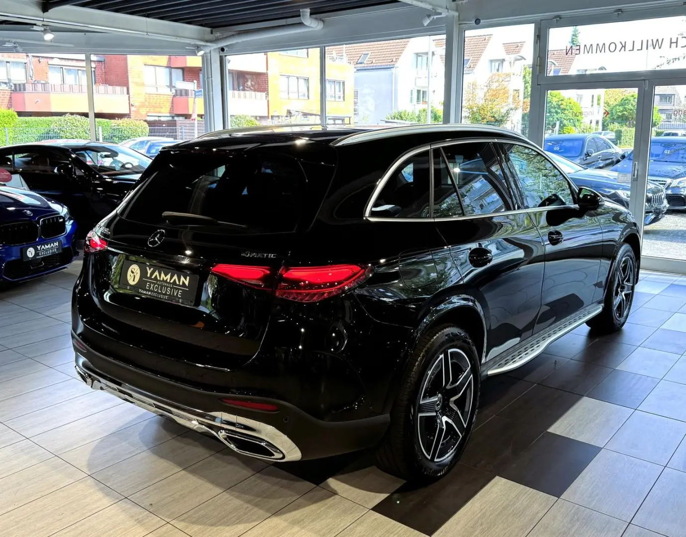 GLC 300 e 4M *AMG-Line*Trittbretter*RFK*19
