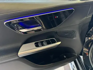 GLC 300 e 4M *AMG-Line*Trittbretter*RFK*19