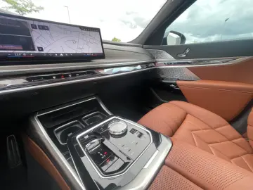 BMW 750 e xDrive M Sport-INDIVIDUAL Oxford