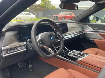 BMW 750 e xDrive M Sport-INDIVIDUAL Oxford