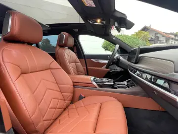 BMW 750 e xDrive M Sport-INDIVIDUAL Oxford