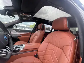 BMW 750 e xDrive M Sport-INDIVIDUAL Oxford