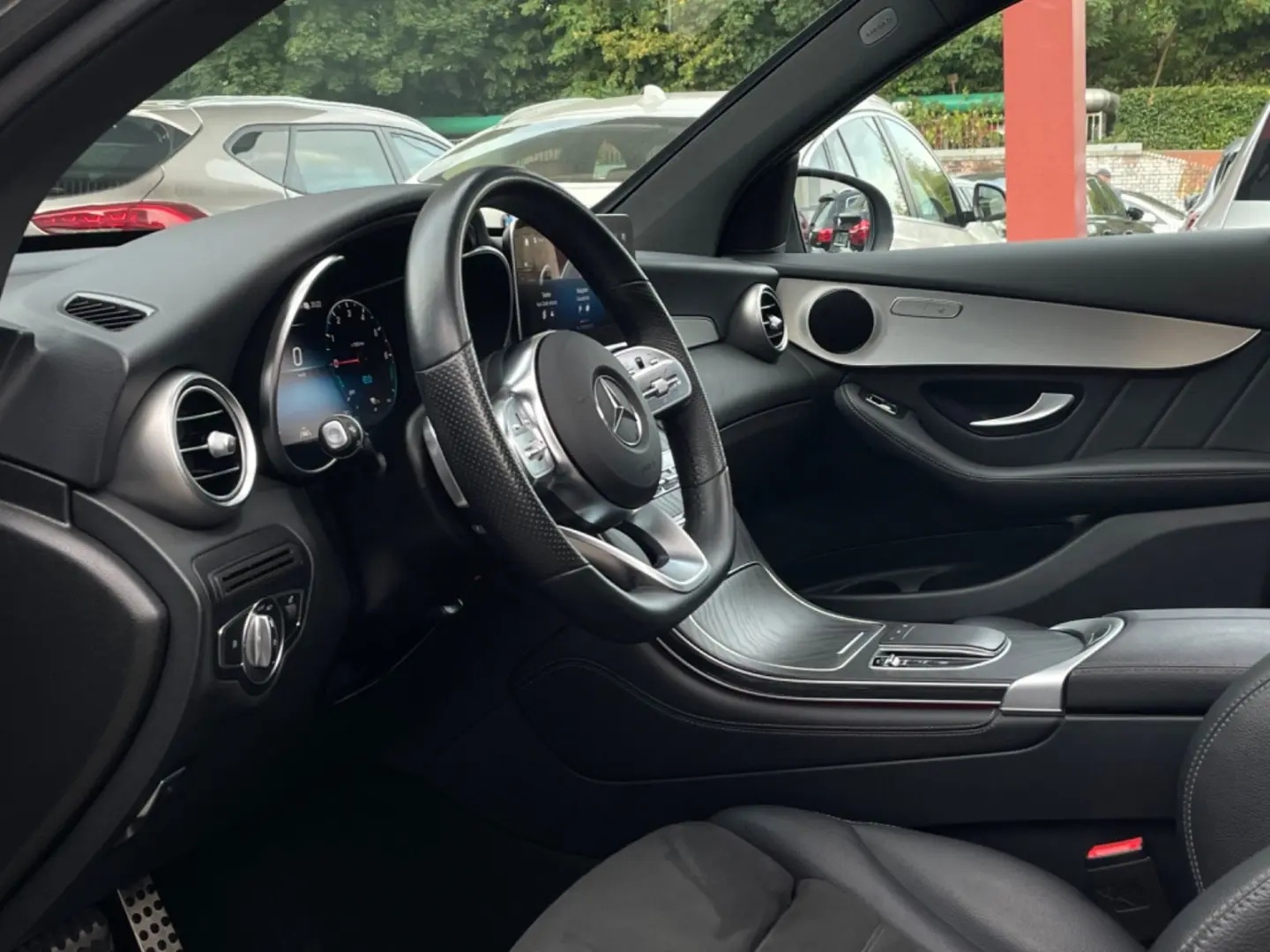 MERCEDES BENZ GLC 300 de 4Matic AMG-LINE*PANO*LEASING