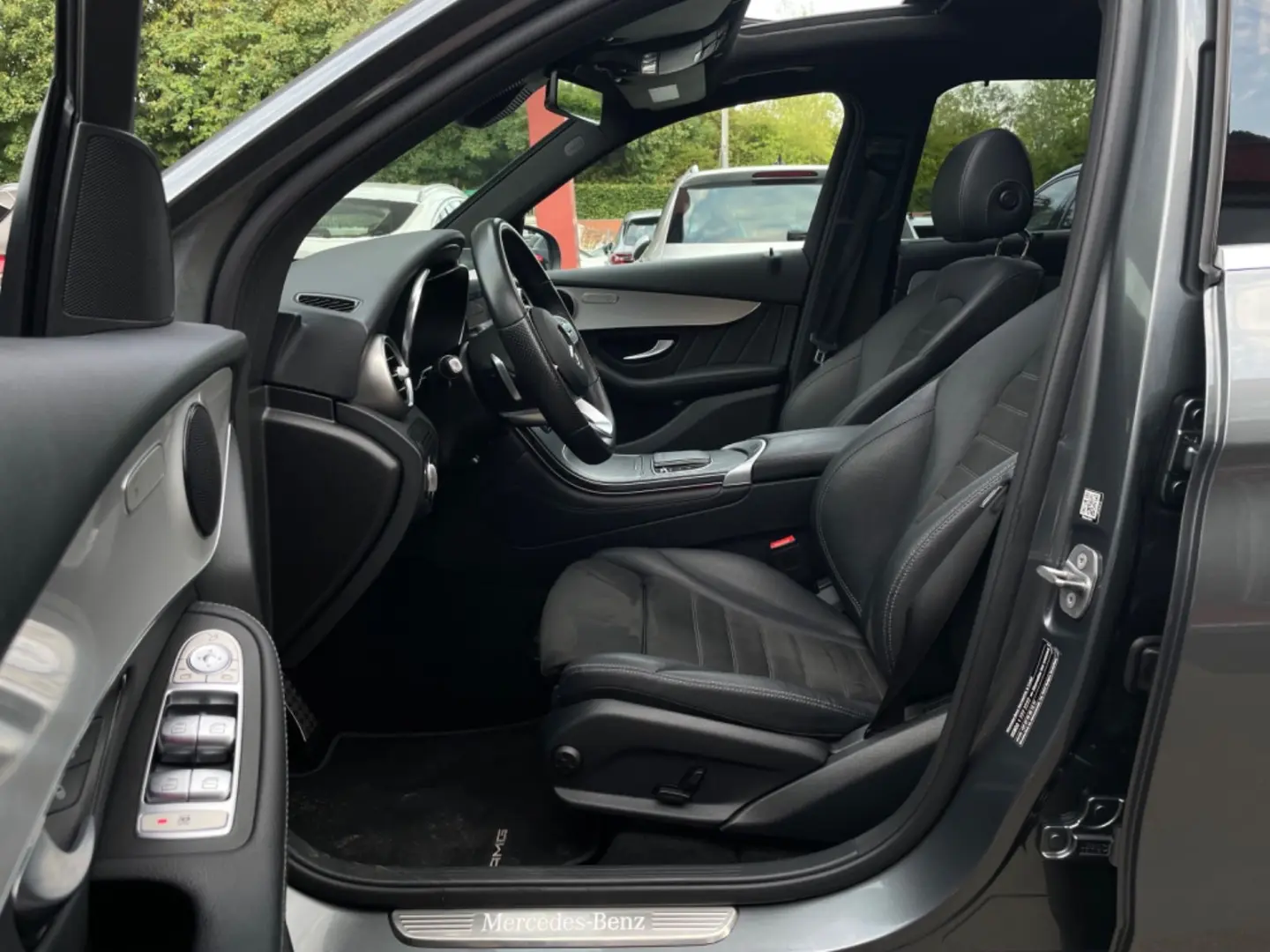 MERCEDES BENZ GLC 300 de 4Matic AMG-LINE*PANO*LEASING