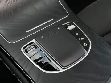 MERCEDES BENZ GLC 300 de 4Matic AMG-LINE*PANO*LEASING