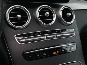 MERCEDES BENZ GLC 300 de 4Matic AMG-LINE*PANO*LEASING