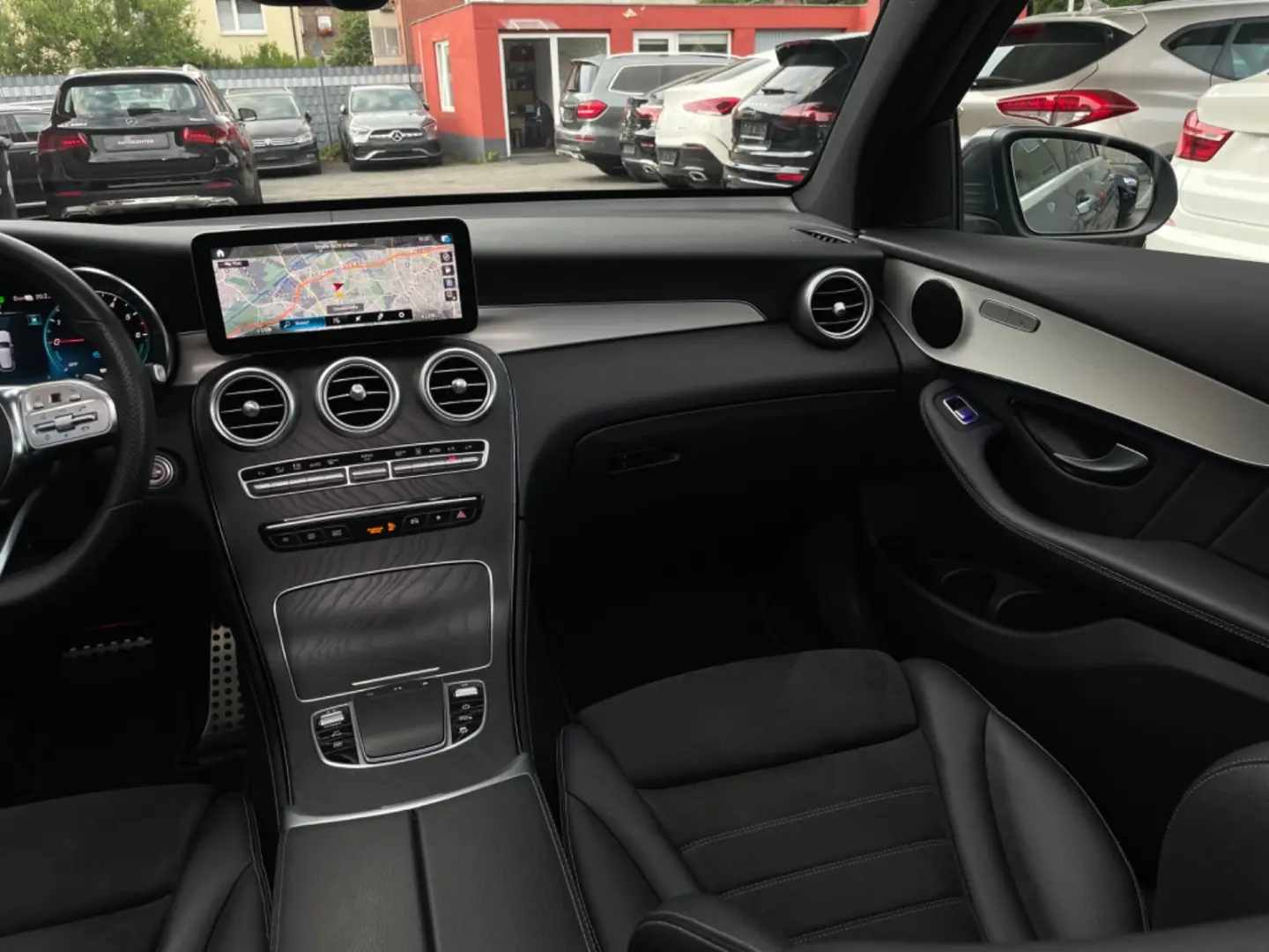 MERCEDES BENZ GLC 300 de 4Matic AMG-LINE*PANO*LEASING