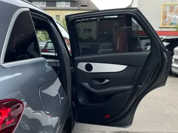 MERCEDES BENZ GLC 300 de 4Matic AMG-LINE*PANO*LEASING