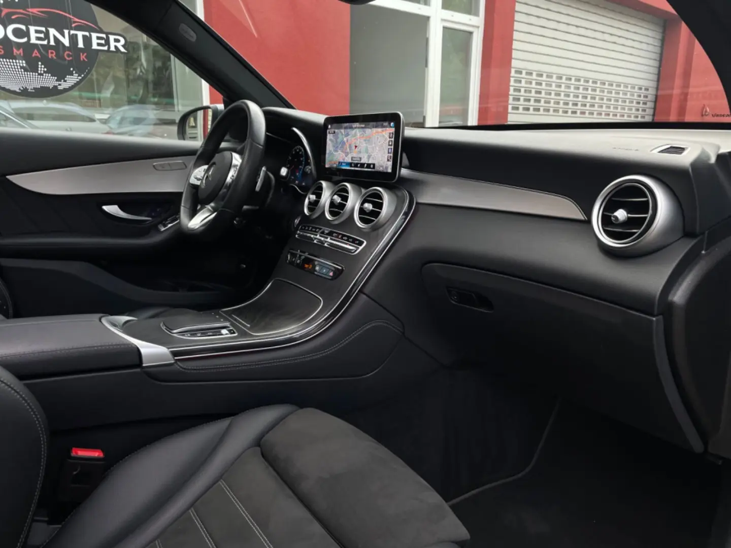MERCEDES BENZ GLC 300 de 4Matic AMG-LINE*PANO*LEASING