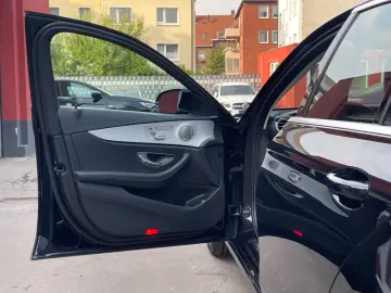 MERCEDES BENZ E220d 4Matic*HEAD-UP*MEMORY*360°KAMERA/LEASING