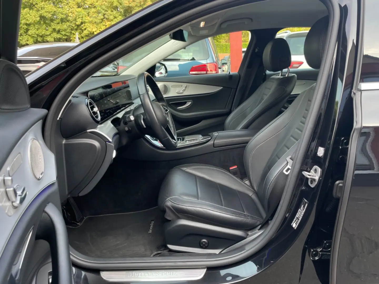 MERCEDES BENZ E220d 4Matic*HEAD-UP*MEMORY*360°KAMERA/LEASING