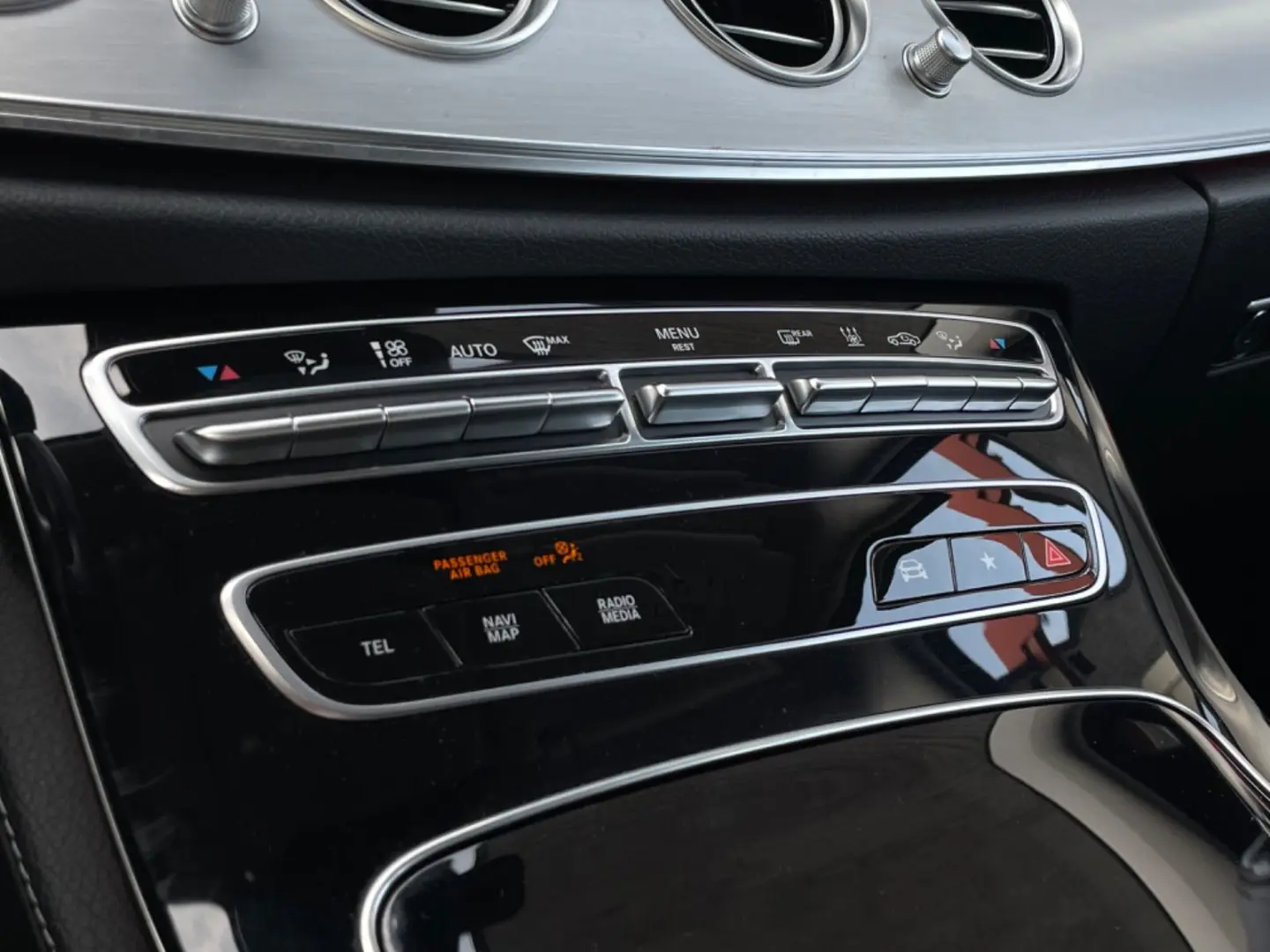 MERCEDES BENZ E220d 4Matic*HEAD-UP*MEMORY*360°KAMERA/LEASING