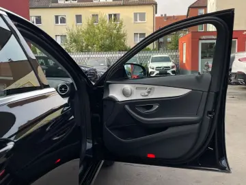 MERCEDES BENZ E220d 4Matic*HEAD-UP*MEMORY*360°KAMERA/LEASING