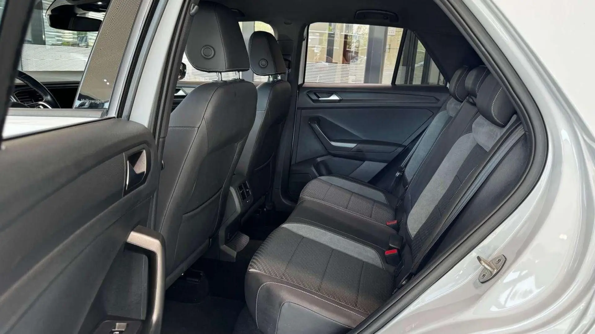 VOLKSWAGEN T-Roc 1.5TSI R-Line*AHK*ACC*Kamera*LEASING