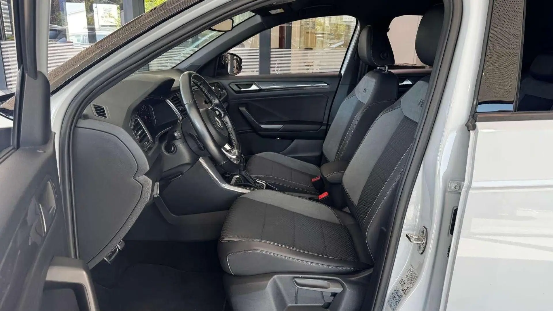 VOLKSWAGEN T-Roc 1.5TSI R-Line*AHK*ACC*Kamera*LEASING
