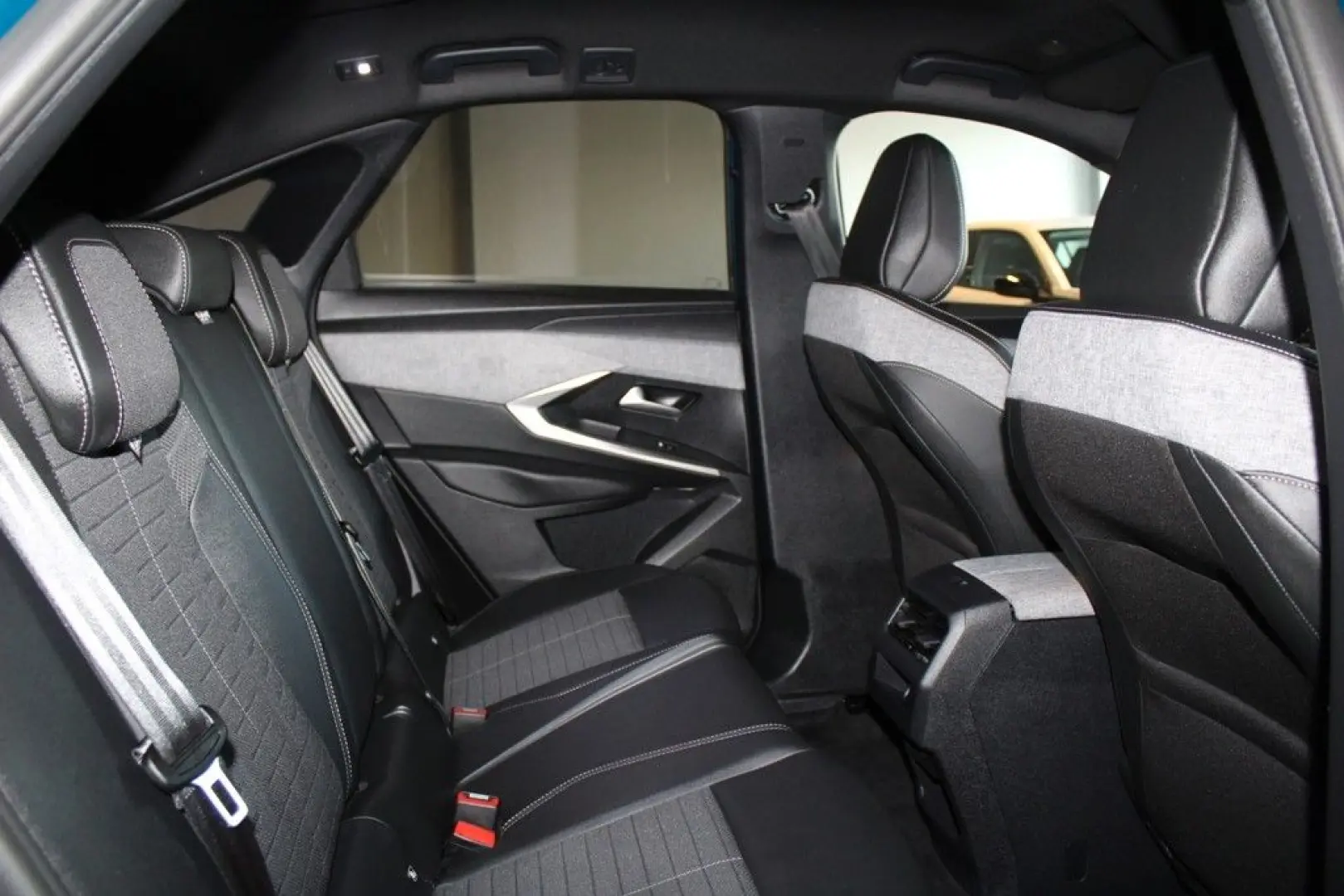PEUGEOT 3008 Hybrid 136 Allure*LED*DAB*NAVI*ACC/LEASING